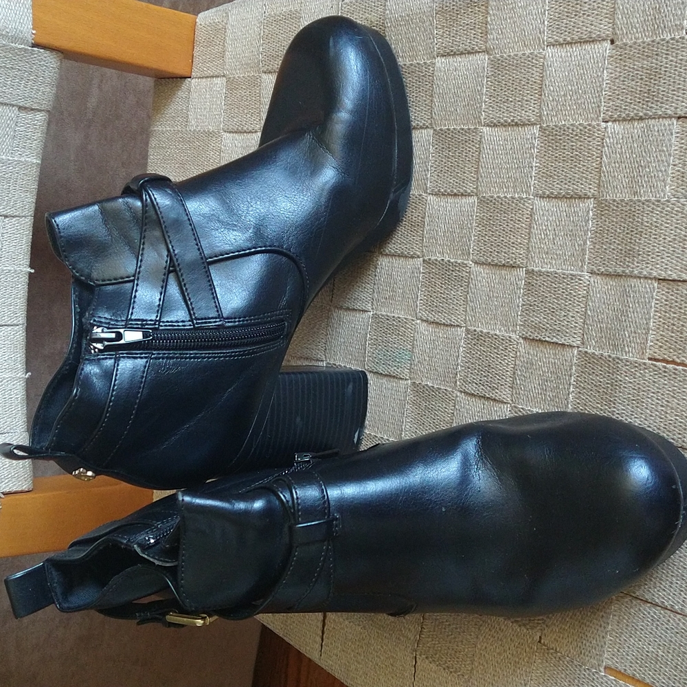 Boots - Picture 2 of 10